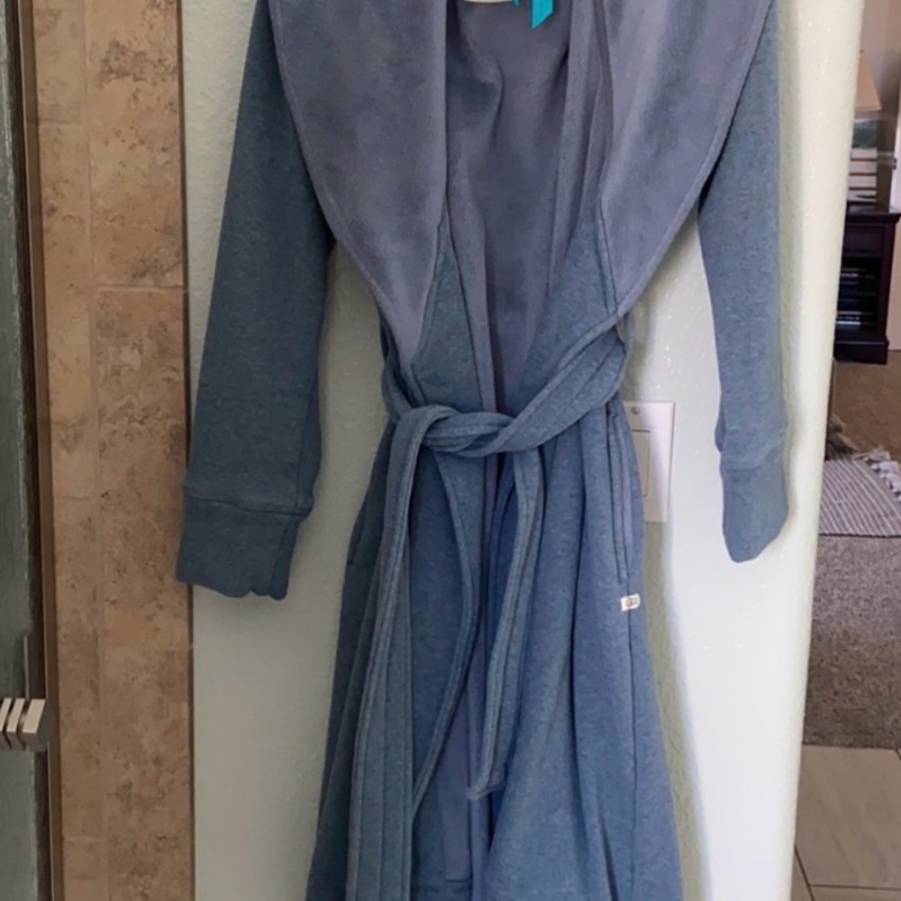 UGG Duffield Fleece Robe - Picture 2 of 3